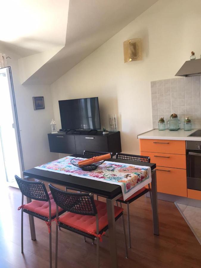 Apartmani Katarina Бол Екстериор снимка
