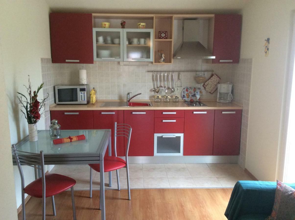 Apartmani Katarina Бол Екстериор снимка