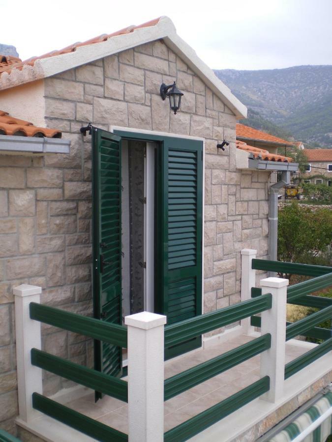Apartmani Katarina Бол Екстериор снимка